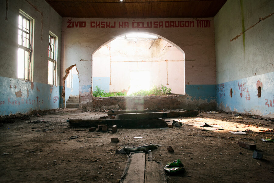 « Trnopolje, un été oublié »  Bosnie, 2010-2012 • Zabou Carrière