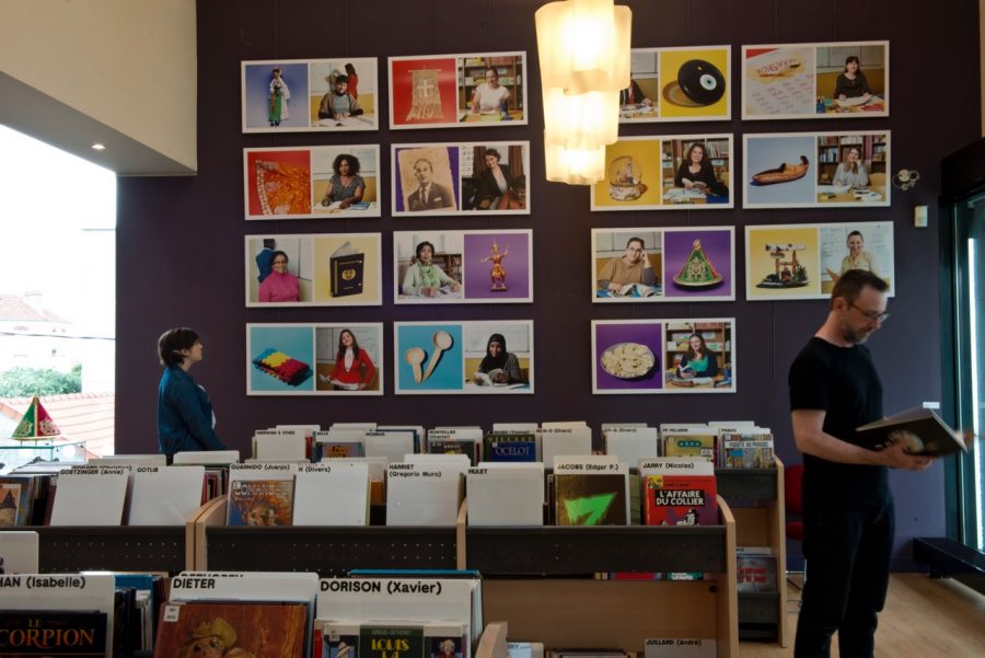 Vue de l’exposition « Ce n’est pas une maison mais mille », Médiathèque de Villemomble, 2016